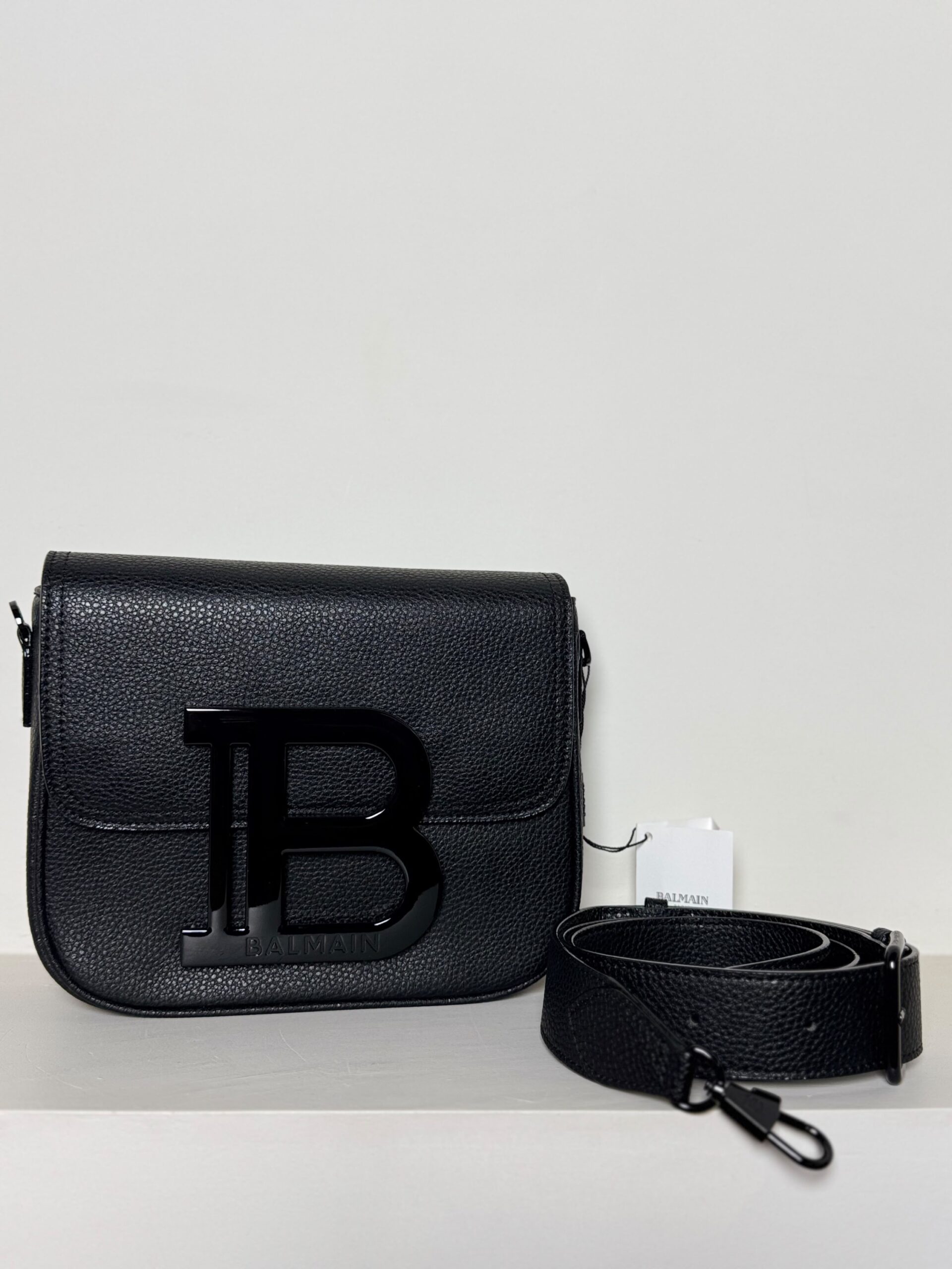 47c39227-6a7f-4353-8f03-c64dc75efa8e-2 Balmain Women Bag - Image 1