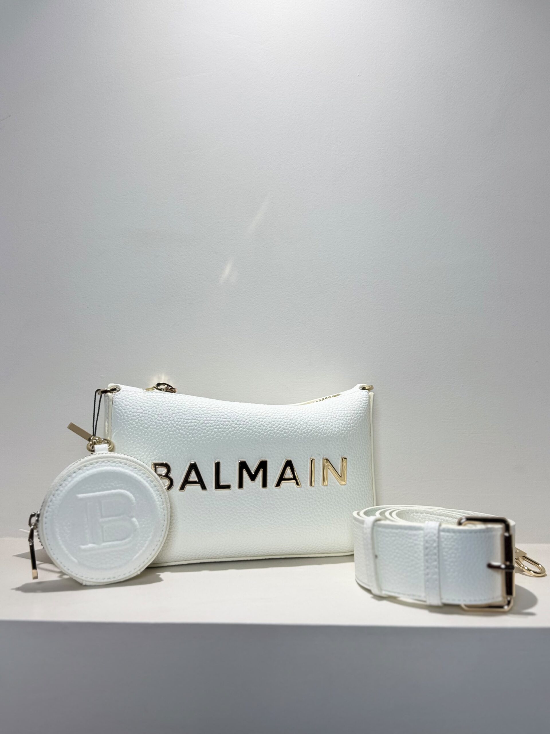 7d1956c0-fe0d-43e4-a626-3bdc39b012f7 Balmain Women Bag - Image 1