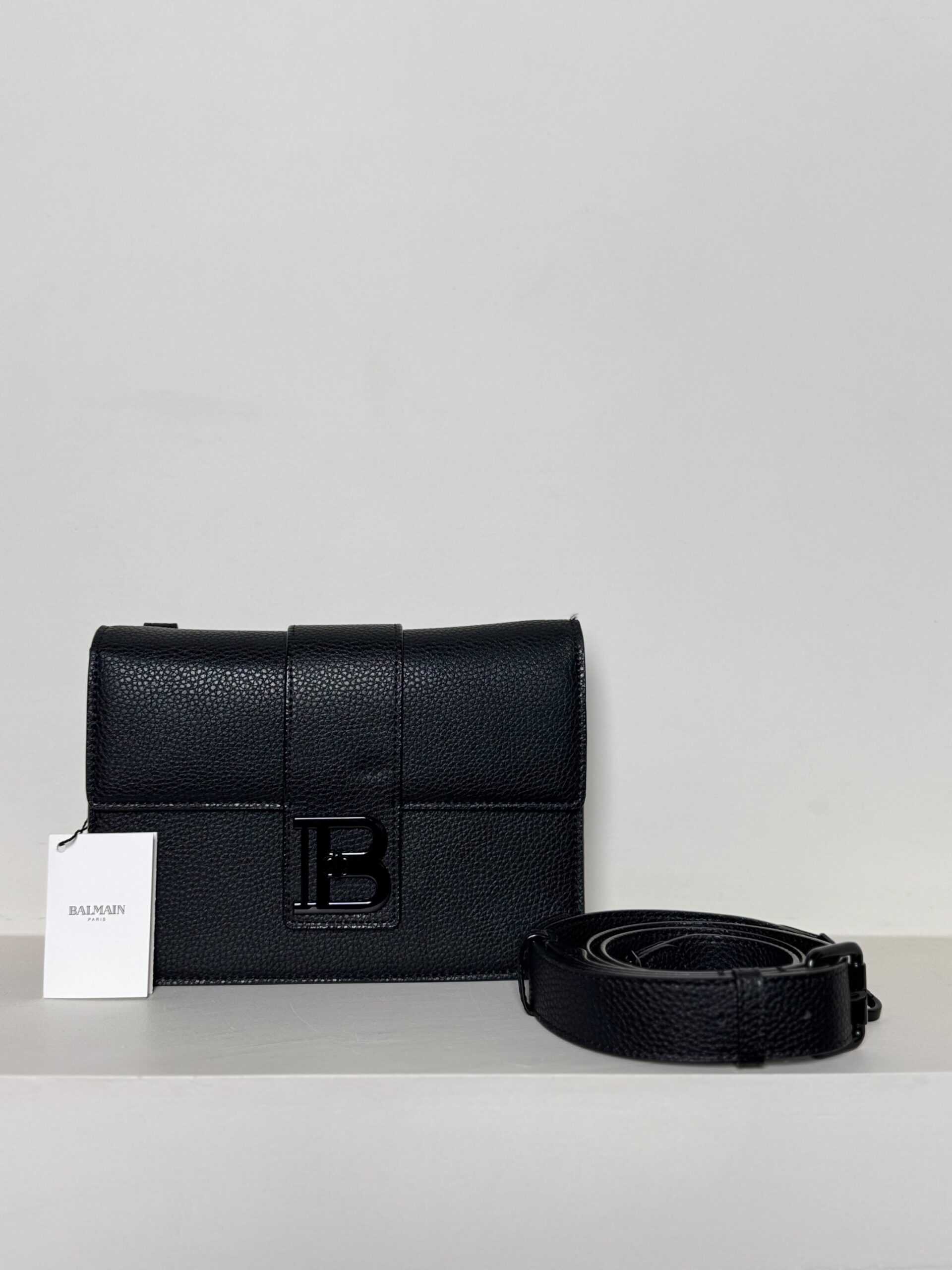 df7f15d3-7614-4355-a427-4805c1d22cad Balmain Women Bag - Image 1