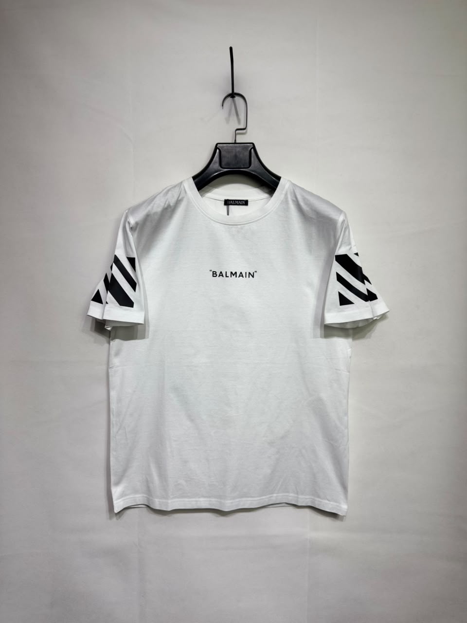 b01bfa0f-2d4e-472f-9680-853d8dd5dc0f Balmain Men T.Shirt - Image 1