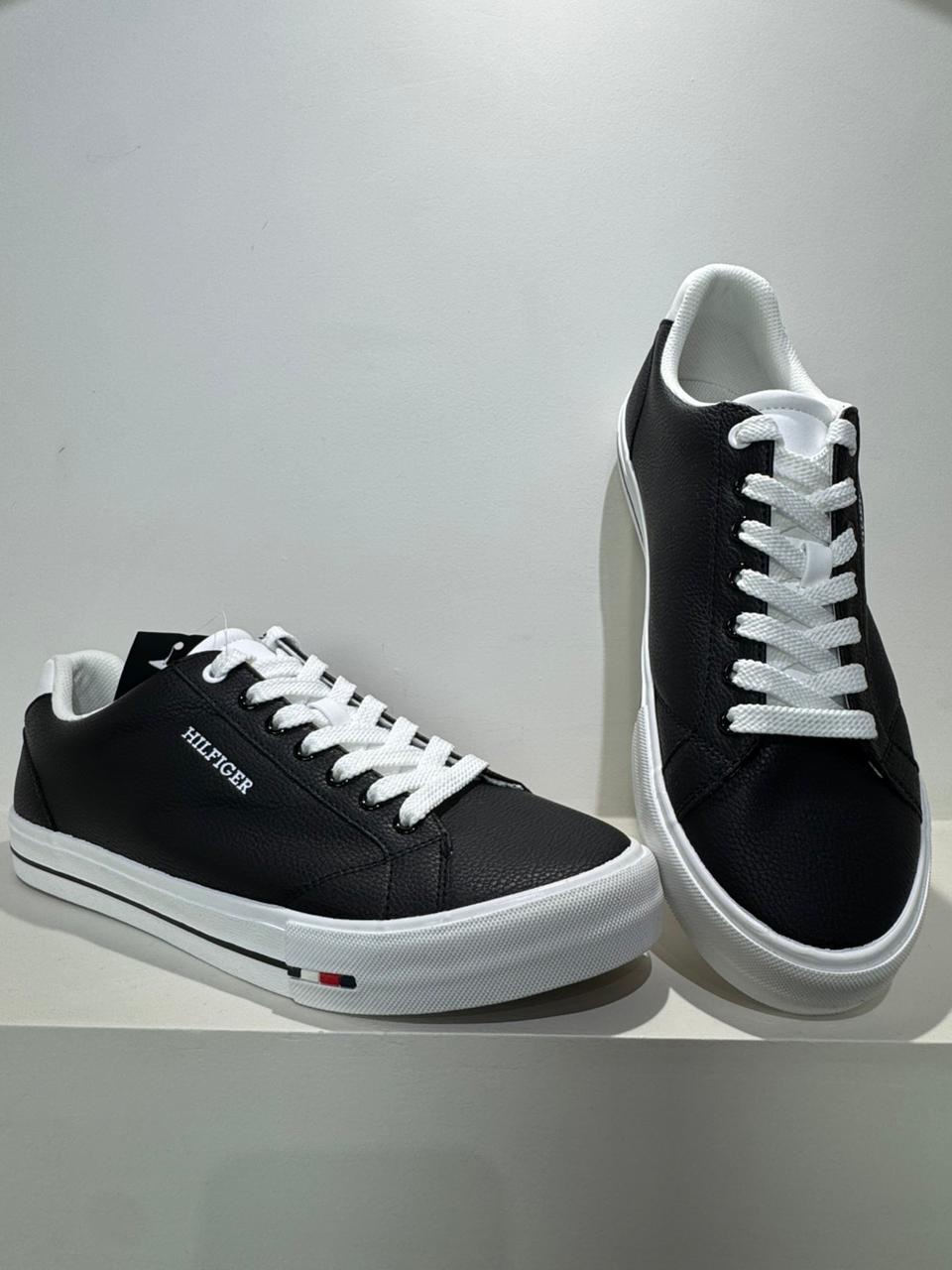 b32f28e8-b050-4af1-af8f-711b375cb8b3 Tommy Hilfiger - Image 1
